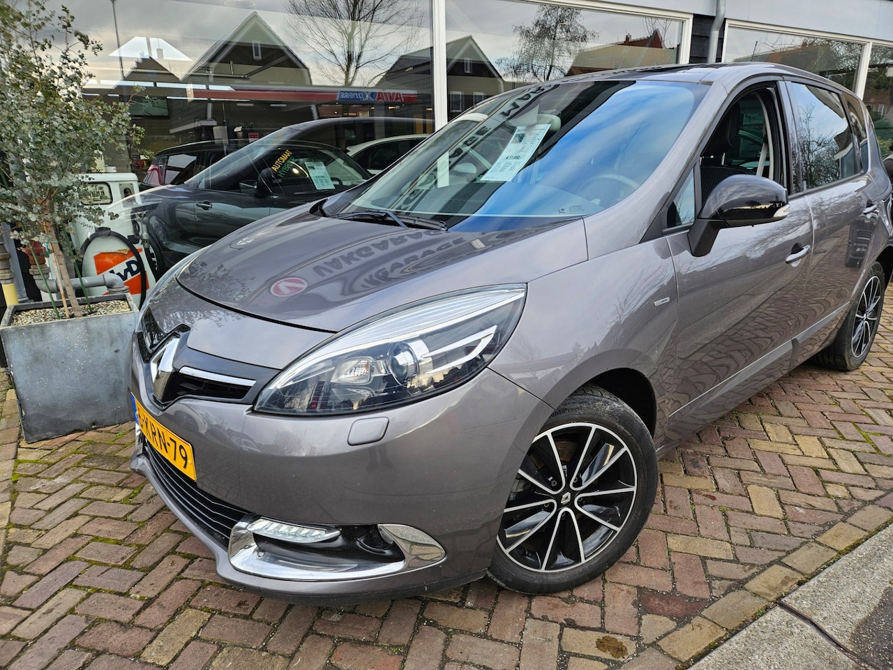 Renault Scénic - 2.0 BOSE 2.0 Bose,automaat,panorama - AutoWereld.nl