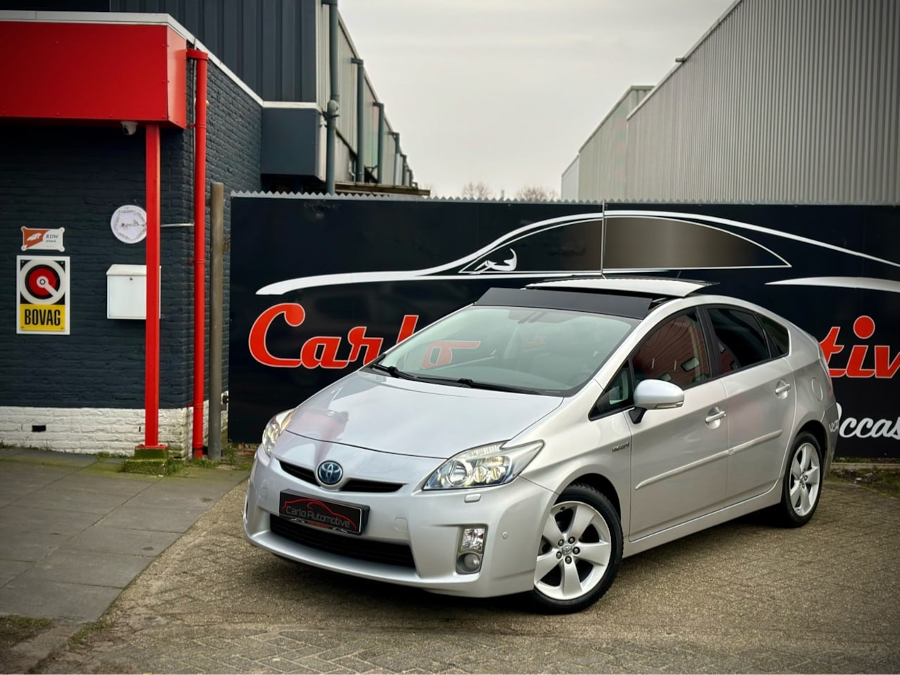 Toyota Prius - 1.8 EXECUTIVE PANO|HUD|ACC|XENON|LEDER VOL! - AutoWereld.nl