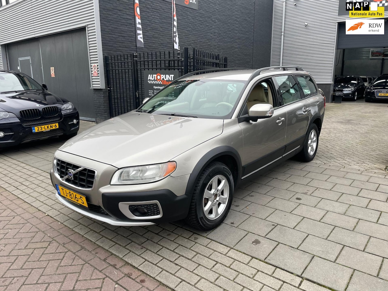 Volvo XC70 - 3.2 Momentum AWD Blis Airco NAP APK - AutoWereld.nl