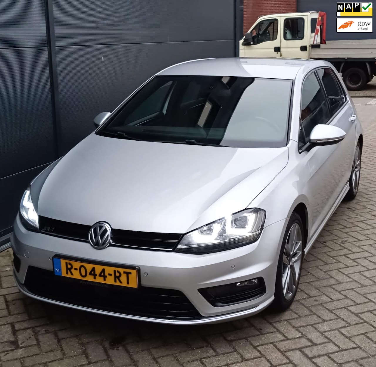 Volkswagen Golf - 1.2 TSI Highline Rline Nette Auto - AutoWereld.nl