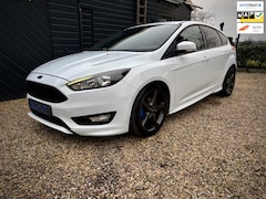 Ford Focus - 125PK ST-Line | NAVI | CAMERA | AIRCO | 18 INCH | DEALERONDERHOUD | SPORT | PDC