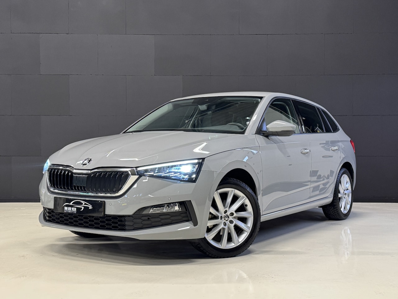 Skoda Scala - 1.0 TSI Business Edition 111PK Automaat | Nardo Grey | Leder | Adaptive cruise | Stoelverw - AutoWereld.nl