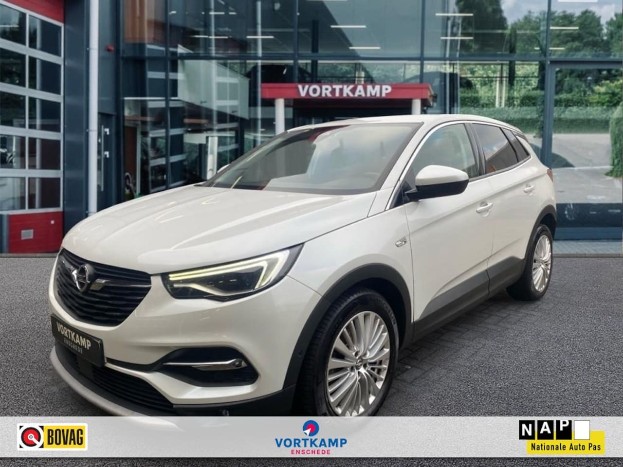 Opel Grandland X - 1.2 TURBO INNOVATION CAMERA/LEDER/MEMORY/CARPLAY/NAVI/STOELVERW - AutoWereld.nl