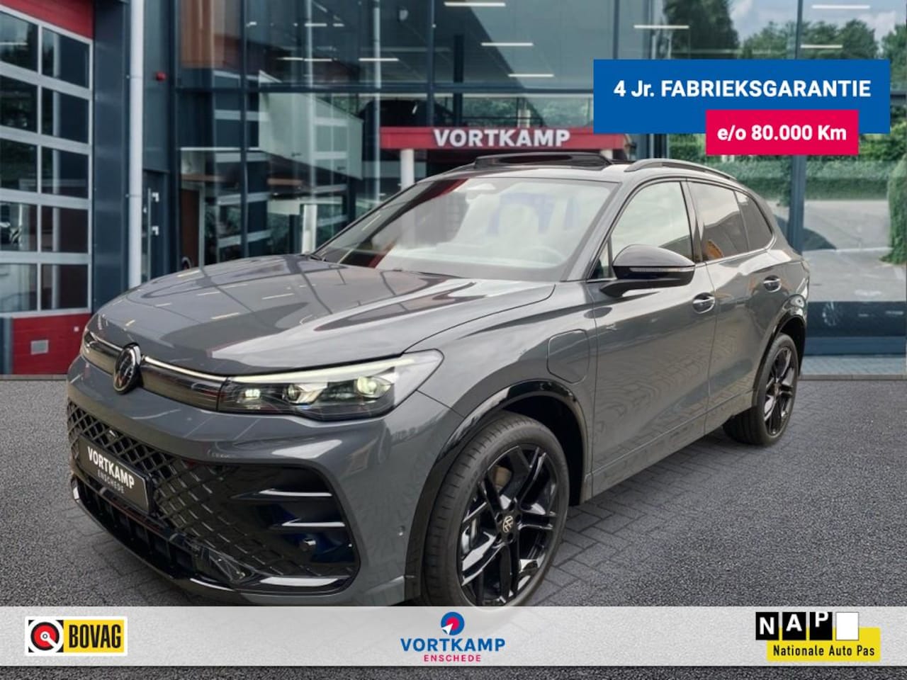 Volkswagen Tiguan - 1.5 TSI EHYBRID R-LINE BLACK-OPTIK PANO-DAK/TREKHAAK/LEDER/360-C - AutoWereld.nl