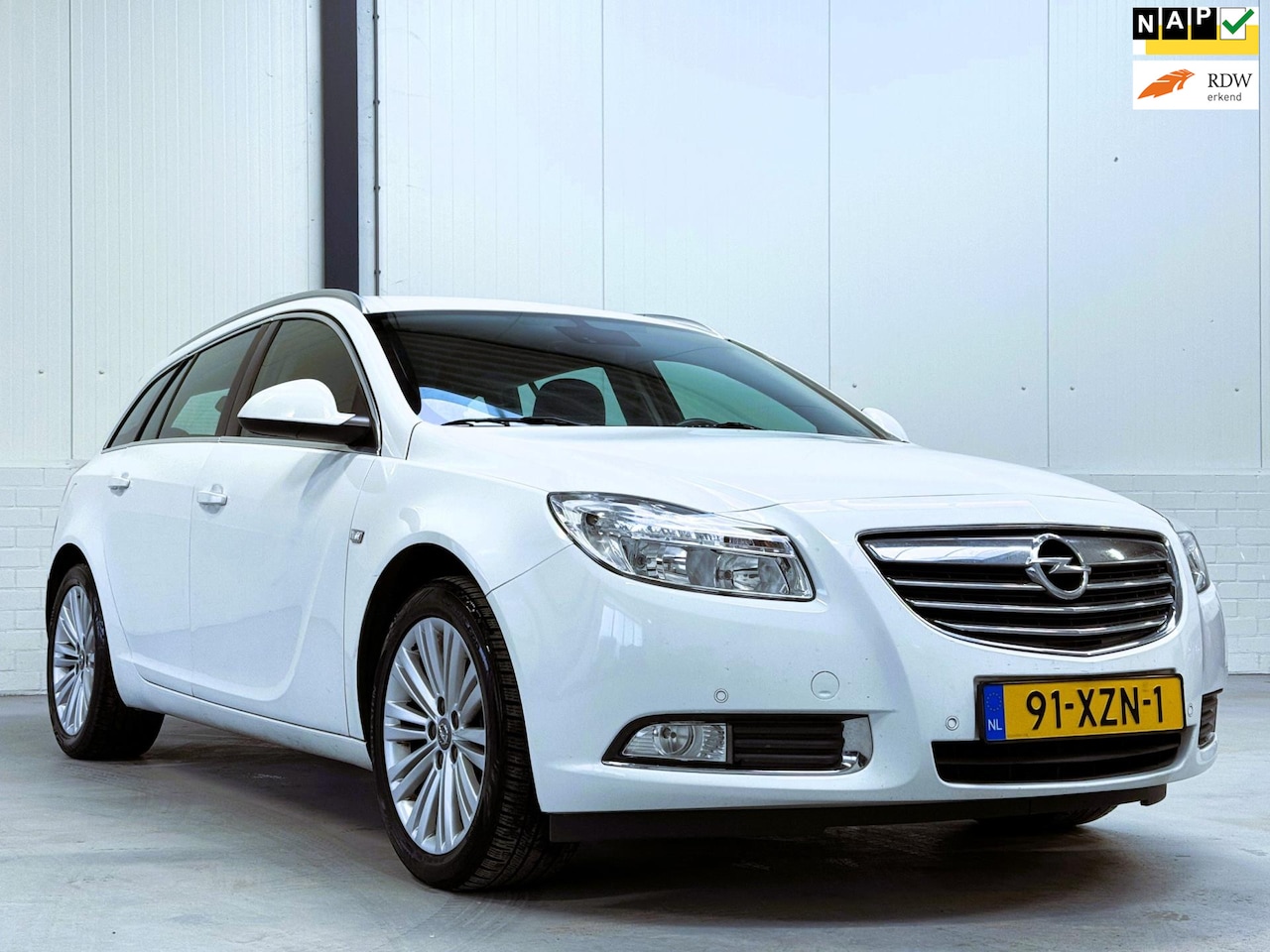 Opel Insignia Sports Tourer - 2.0 CDTI EcoFLEX Business+ - AutoWereld.nl