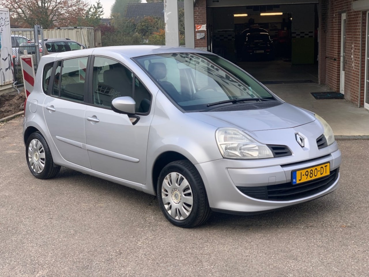 Renault Modus - 1.2-16V AUTHENTIQUE HOGE INSTAP AIRCO NETTE RENAULT - AutoWereld.nl