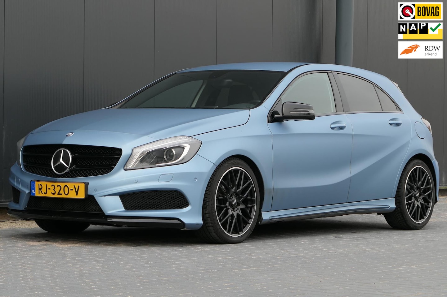 Mercedes-Benz A-klasse - 180 Ambition AMG styling A45-look Navi Matte Wrap - AutoWereld.nl