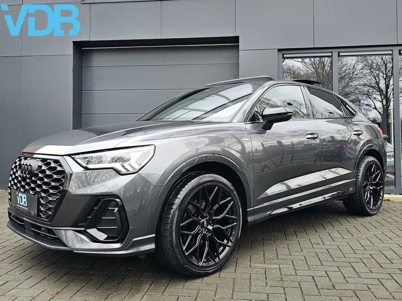 Audi Q3 Sportback - 35 TFSI S-Line BLACK EDITION PANO VOL!! - AutoWereld.nl