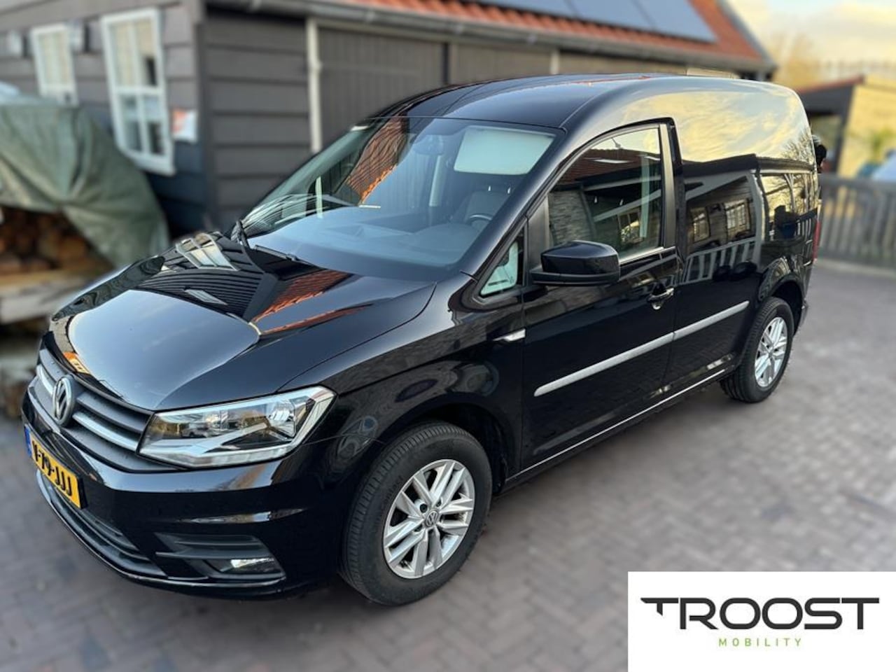 Volkswagen Caddy - 2.0 TDI L1H1 BMT Highline | Navi | LM wielen| Getuned 190PK - AutoWereld.nl