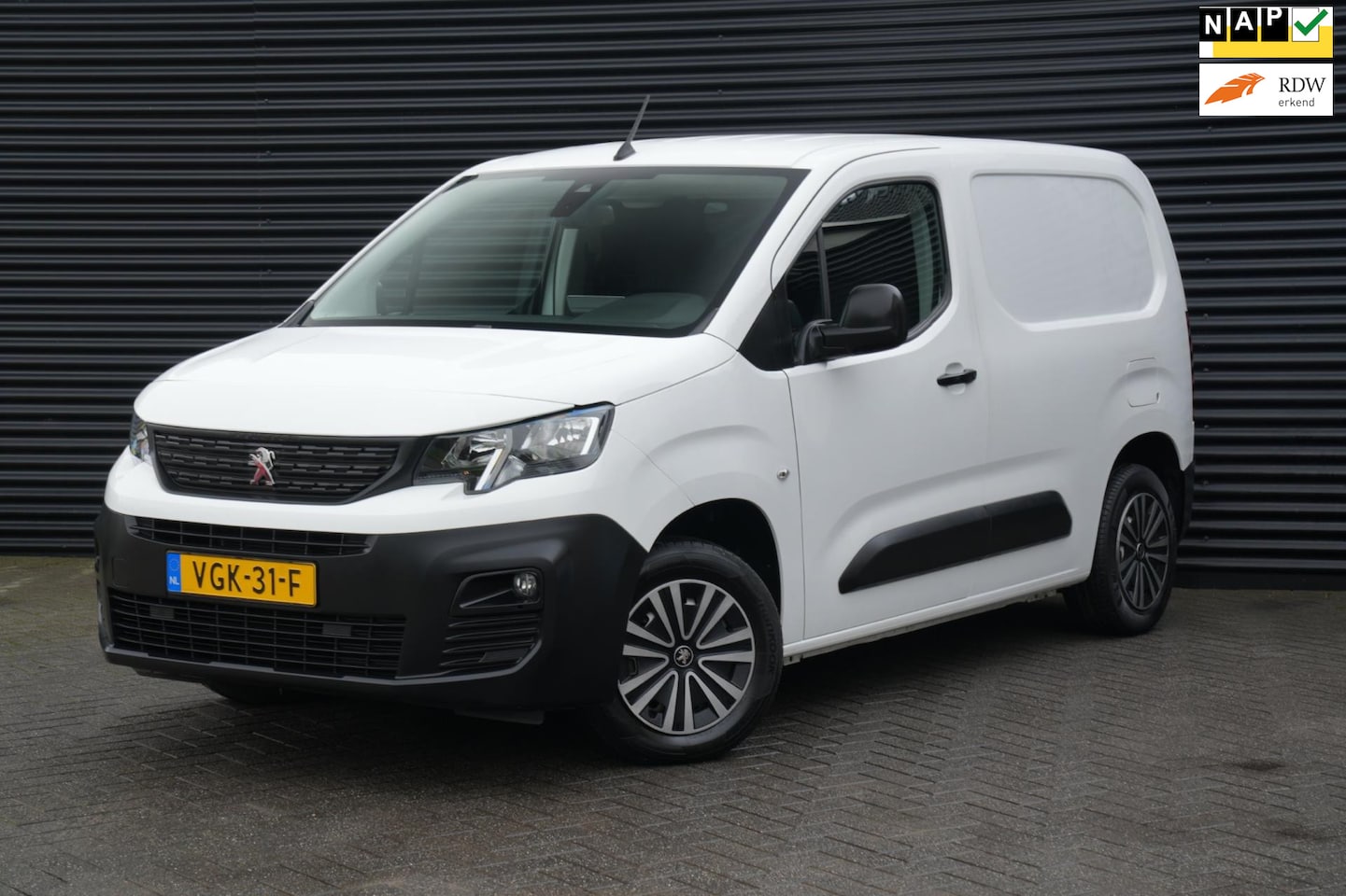 Peugeot Partner - 1.5 BlueHDI Pro | MARGE BUS | 3-zits | INCL Garantie | Apple carplay | - AutoWereld.nl