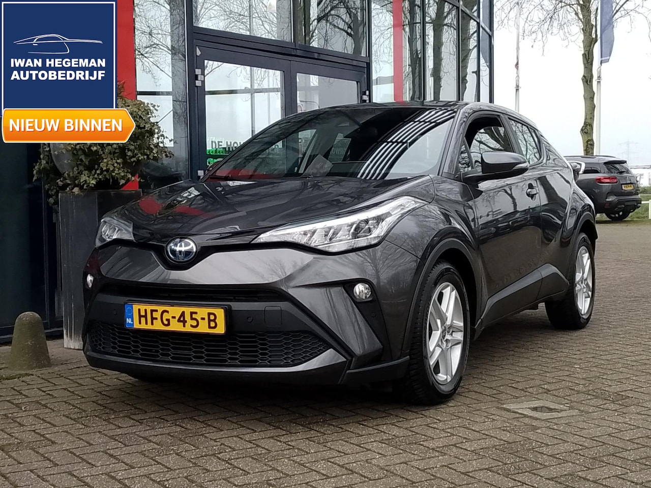 Toyota C-HR - 1.8 Hybrid AUTOMAAT | Navigatie | ECC | Parkeercamera | Cruise Control | Stoelverwarming - AutoWereld.nl