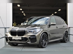 BMW X5 - xDrive45e M-sport 394pk Manhattan Pano 4-wielsturing 22-inch Head-up Laser Kristalpook