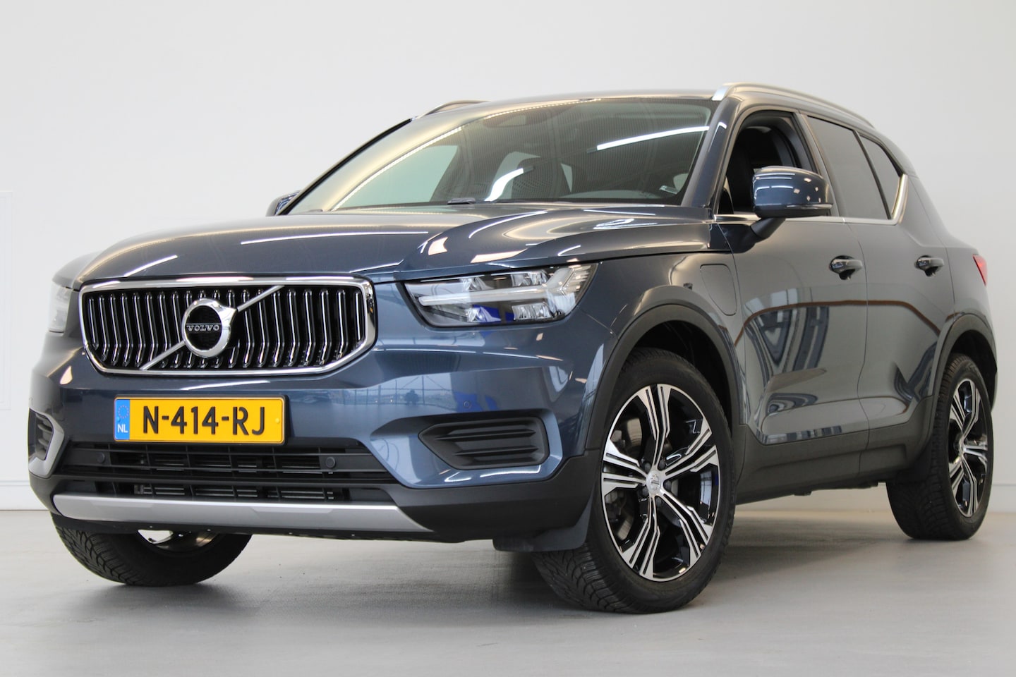 Volvo XC40 - T4 211 PK Inscription | Trekhaak | Stoel en Stuurverwarming | Camera | Leer | Apple Carpla - AutoWereld.nl