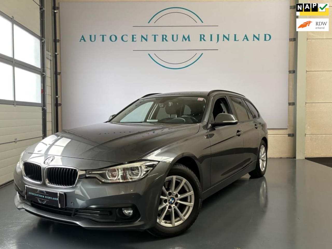 BMW 3-serie Touring - 318d High Executive 318d High Executive - AutoWereld.nl