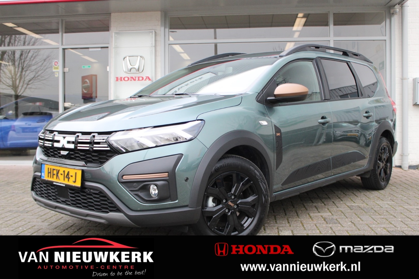 Dacia Jogger - Hybrid 140pk Aut Extreme | Navi | Trekhaak | Camera | Dode hoekdetectie - AutoWereld.nl