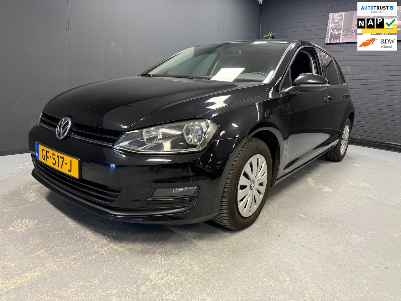 Volkswagen Golf - 1.6 TDI Navi Parkeer V+A DSG 1e eigennaar - AutoWereld.nl