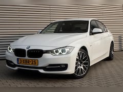 BMW 3-serie - 320d AUT Sportline 2014 | Leder | Bi-Xenon | PDC | Navi | LED