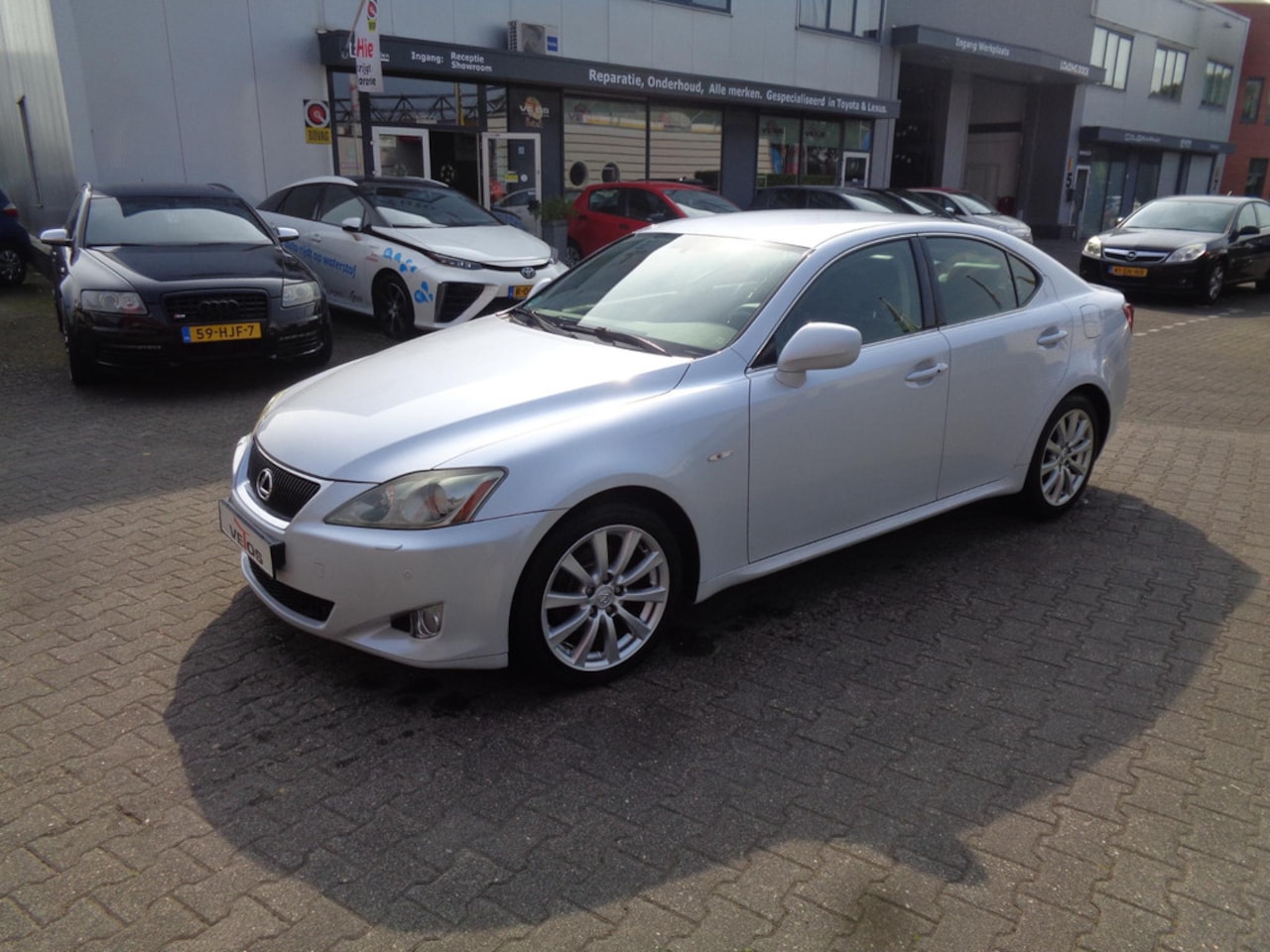 Lexus IS - 250 Business Luxury Line **Youngtimer** - AutoWereld.nl