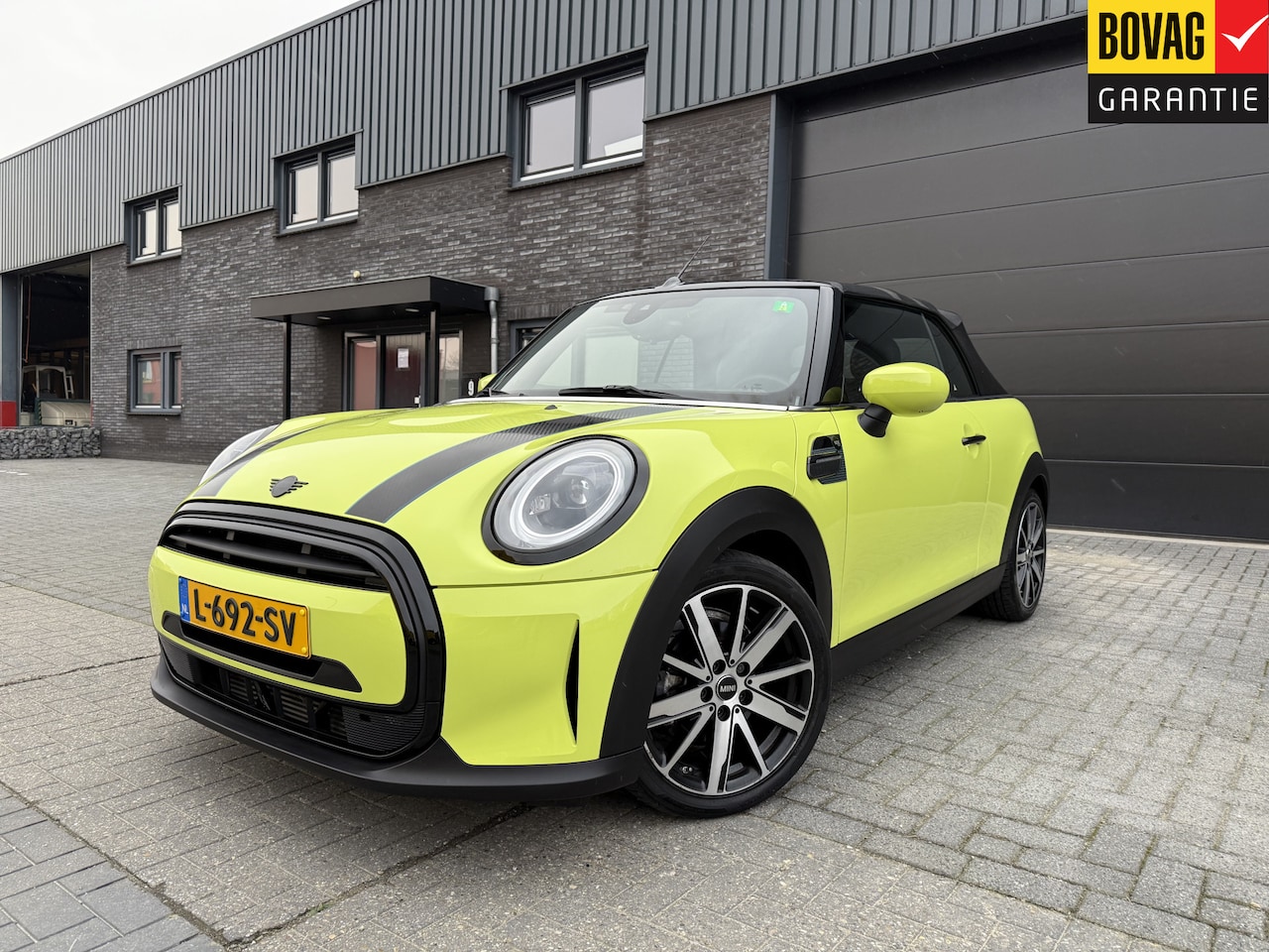 MINI Cabrio - Mini 1.5 Cooper Sidewalk Edition | 1E EIGENAAR | 12MND GARANTIE | NAVI | CARPLAY | AUTOMAA - AutoWereld.nl