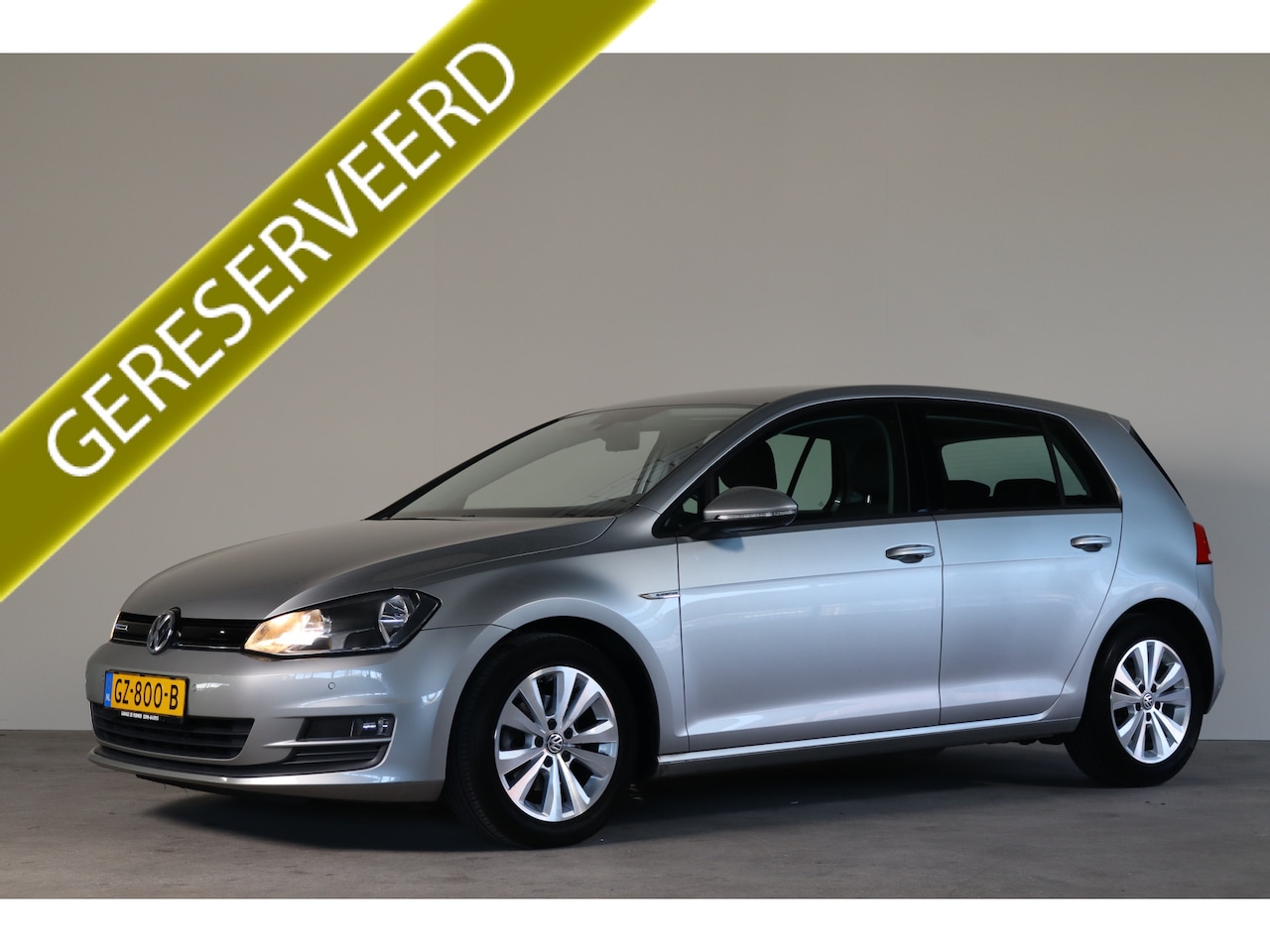 Volkswagen Golf - 1.0 TSI Comfortline NL-Auto!! Nav I PDC I Climate - AutoWereld.nl