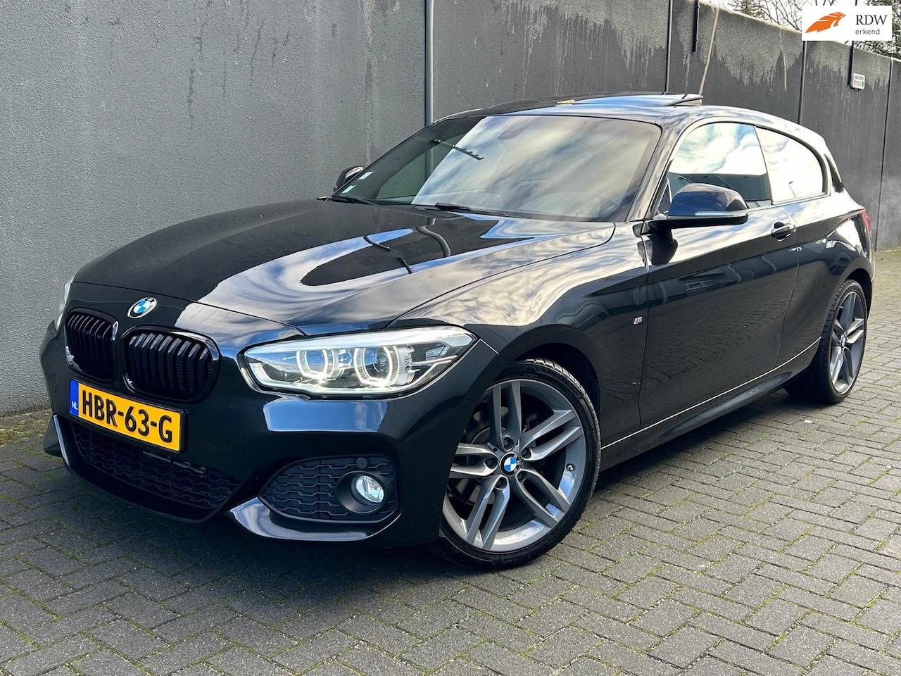 BMW 1-serie - 120i M Pakket / Goed Onderhouden / APK - AutoWereld.nl