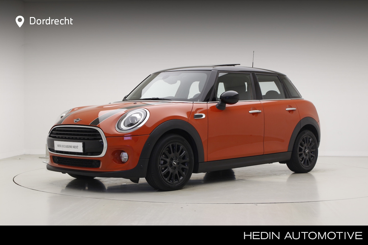 MINI Cooper - 5-deurs | Panorama | Harman Kardon | Navigatie | CarPlay | - AutoWereld.nl