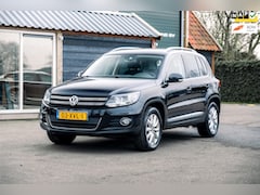 Volkswagen Tiguan - 1.4 TSI Sport&Style (NL-Auto / Dealeronderhouden / 1e Eigenaar / Climate / Cruise)