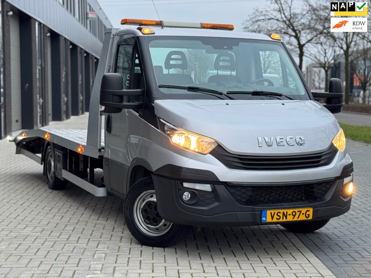 Iveco Daily - 35S18 3.0 180 PK JEGGER OPRIJWAGEN MARGE - AutoWereld.nl