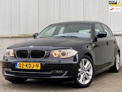 BMW 1-serie - 120i Business Line NAP I 1e EIGENAAR I NAVI I AUTOMAAT I LEER I STOEL- STUUR VERWARMING I