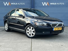 Volvo S40 - 2.4 / AUTOMAAT / 5 CILINDER / KEURIG ONDERHOUDEN / YOUNGTIMER