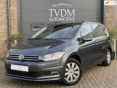 Volkswagen Touran - 1.5 TSI Highline 7p Trekhaak, Apple Carplay, Stoel/Stuurverw, Keyless