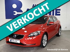 Volvo V40 - 1.6 T4 Momentum, camera, leder