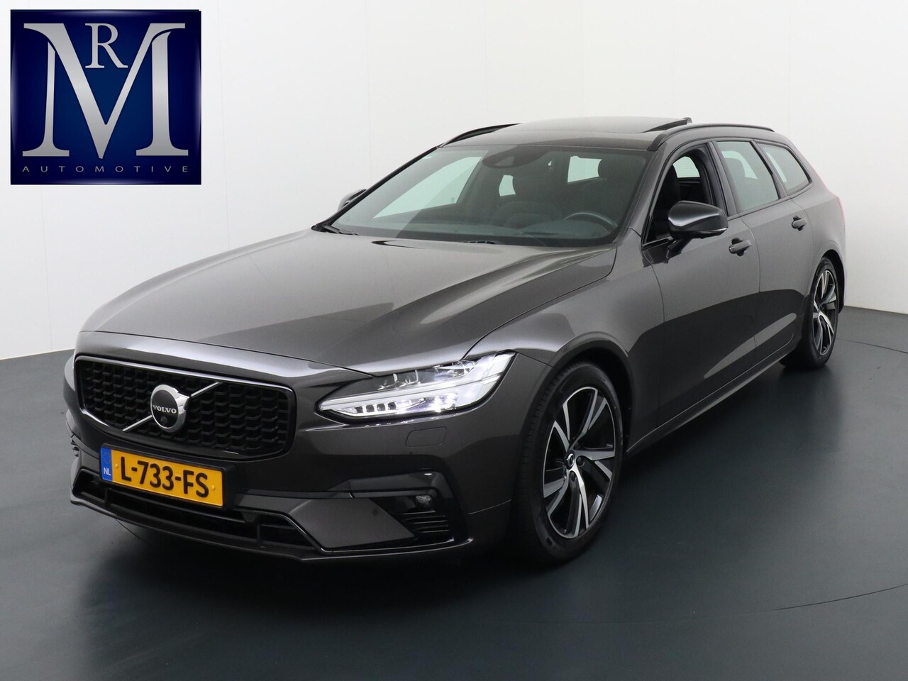 Volvo V90 - 2.0 B4 R-Design 197pk HYBRID TOPSTAAT! | RIJK - AutoWereld.nl