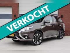 Mitsubishi Outlander - 2.0 PHEV Executive Edition - Trekhaak - Alcantara - Navigatie - Camera - 18 inch - NL Auto