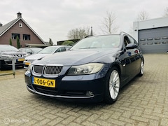 BMW 3-serie Touring - 320d High Executive Automaat / Pano-dak / Leder / LM / Clima