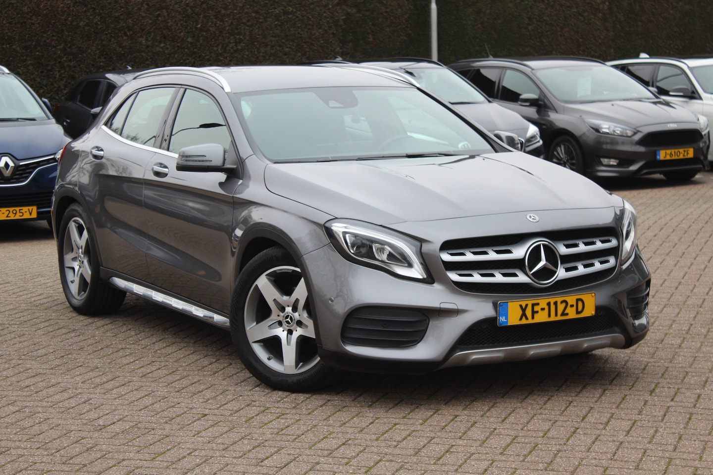 Mercedes-Benz GLA-Klasse - 180 Business Solution AMG / Camera / Apple CarPlay / Half leder / 19'' / Navigatie / Stoel - AutoWereld.nl