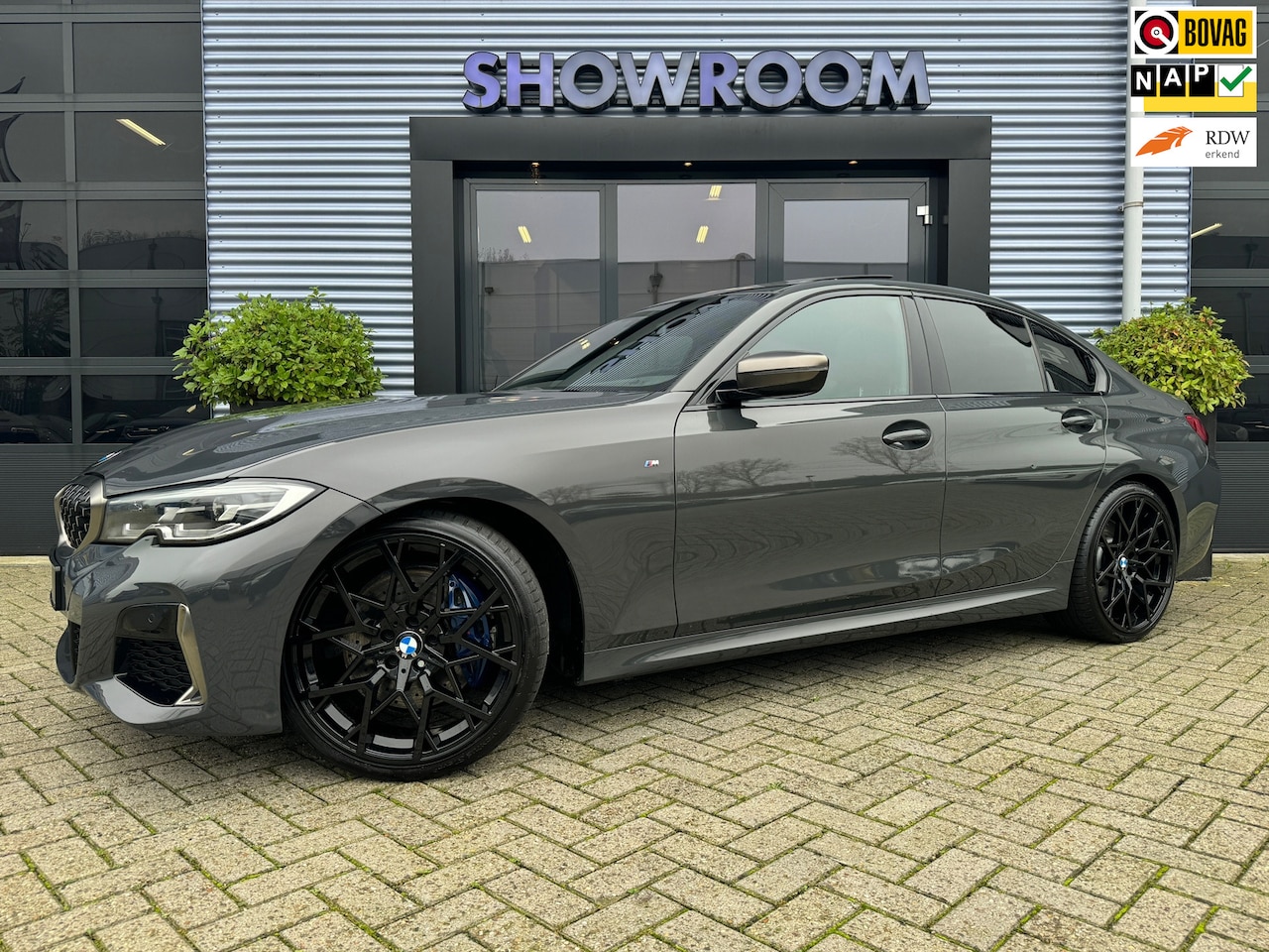 BMW 3-serie - 330i High Executive volledig 340i orig uitgevoerd|Pano|Leder|20INCH - AutoWereld.nl