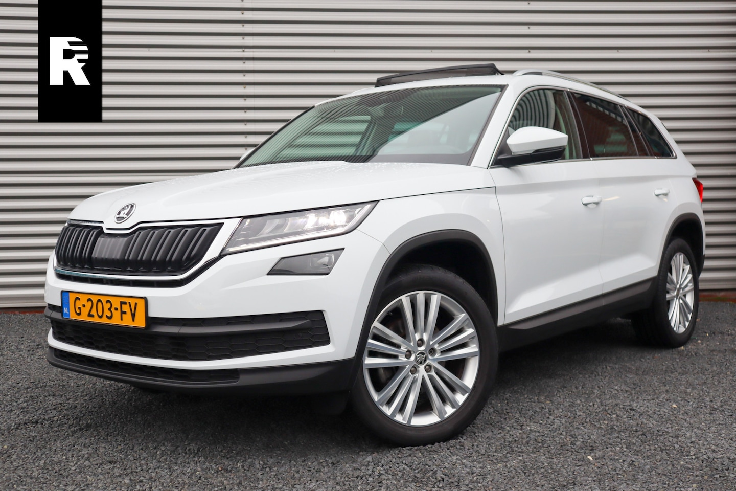 Skoda Kodiaq - 1.5 TSI Business Edition Pano / Canton / 19inch / Camera / Dodehoek / NL-Auto - AutoWereld.nl