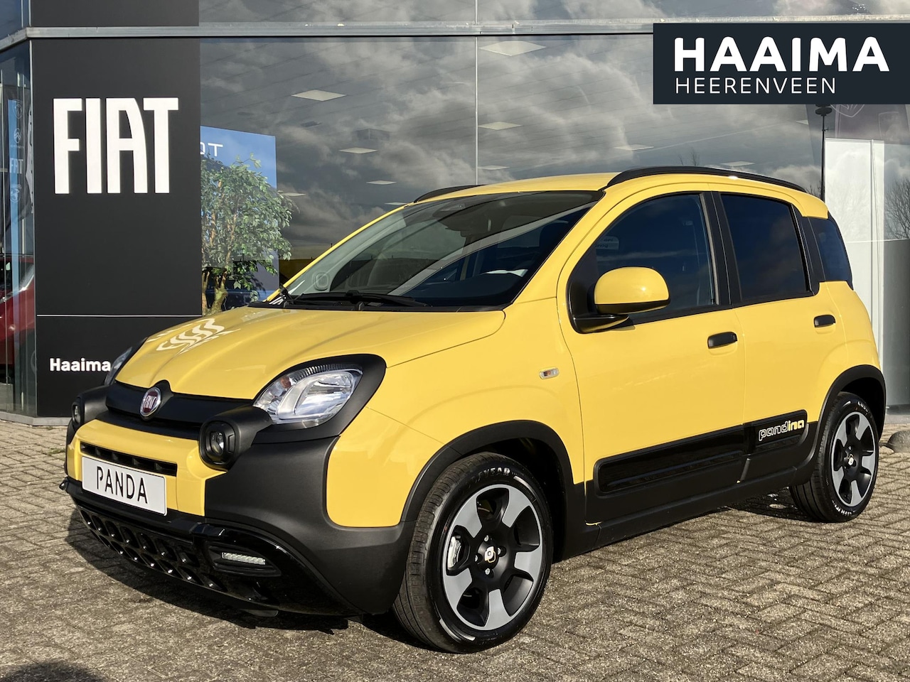 Fiat Panda - 1.0 Hybrid Pandina | VOORRAAD | Digitale cockpit | Parkeersensoren | Apple Carplay | Andro - AutoWereld.nl