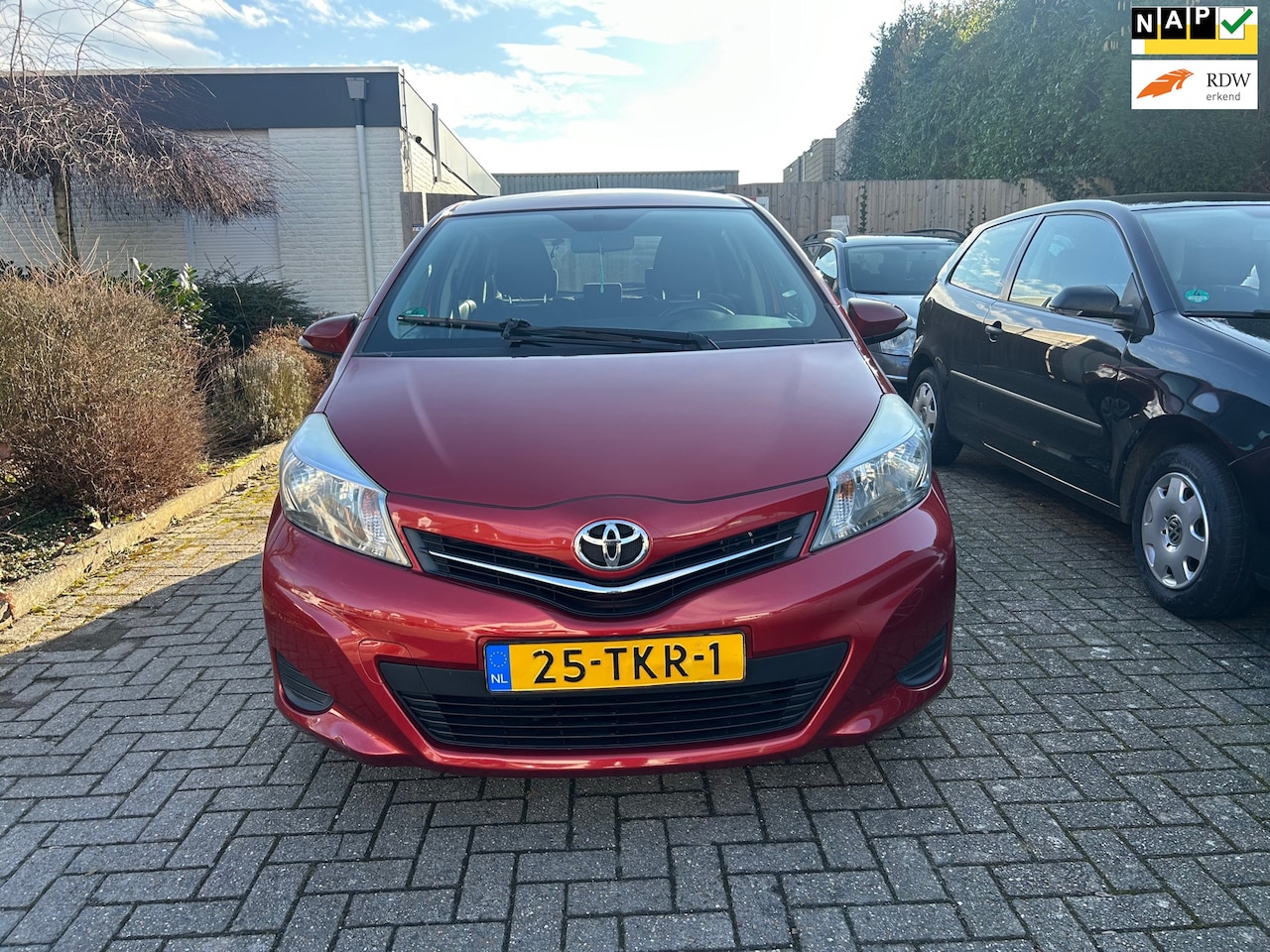 Toyota Yaris - 1.3 VVT-i Aspiration 1.3 VVT-i Aspiration - AutoWereld.nl