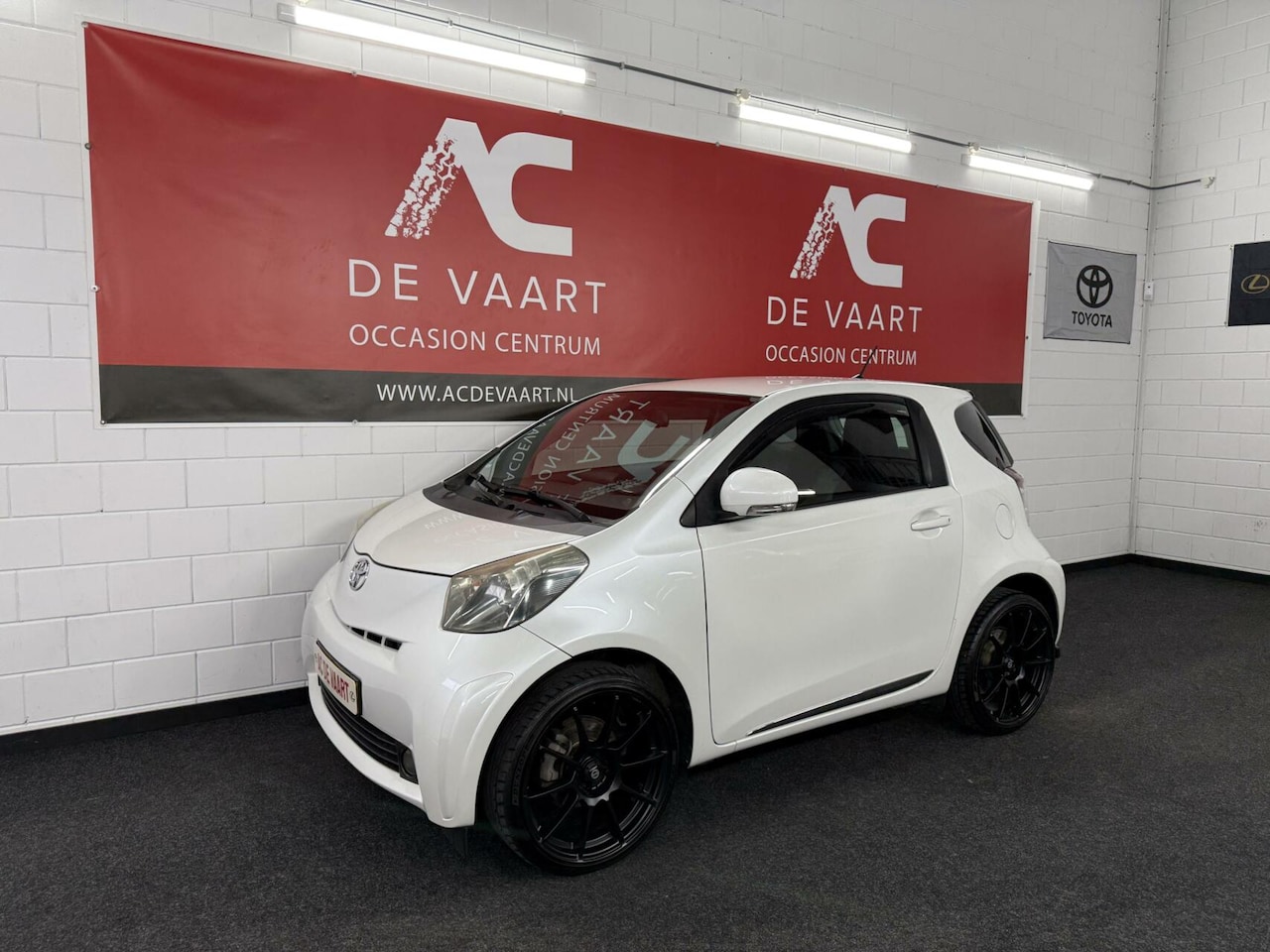 Toyota iQ - 1.0 VVTi Aspiration - LEER/KEYLESS/CLIMA/NAP - AutoWereld.nl