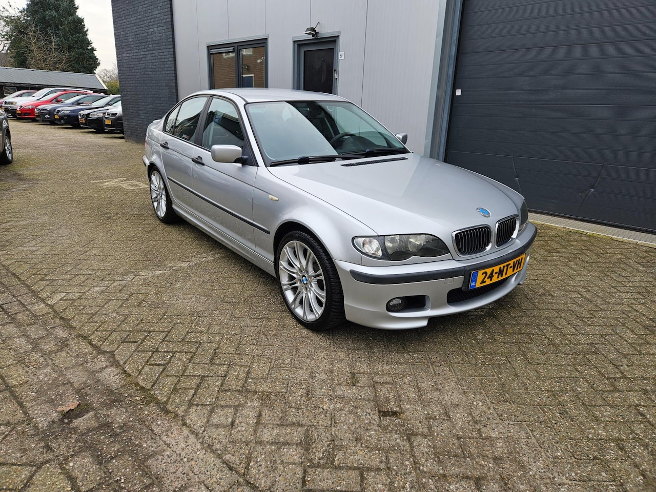 BMW 3-serie - 318i Executive M-Pakket / Navi / Clima /PDC / Cruise - AutoWereld.nl