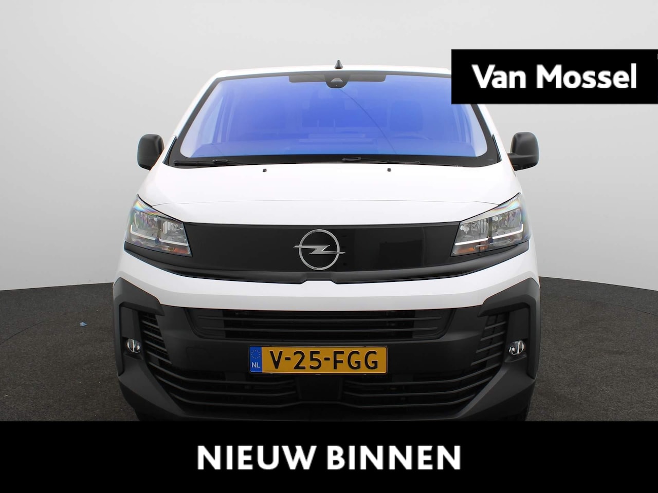 Opel Vivaro - 2.0 Diesel 145 L2 Navi | Trekhaak | Camera | Snel rijden en geen BPM - AutoWereld.nl