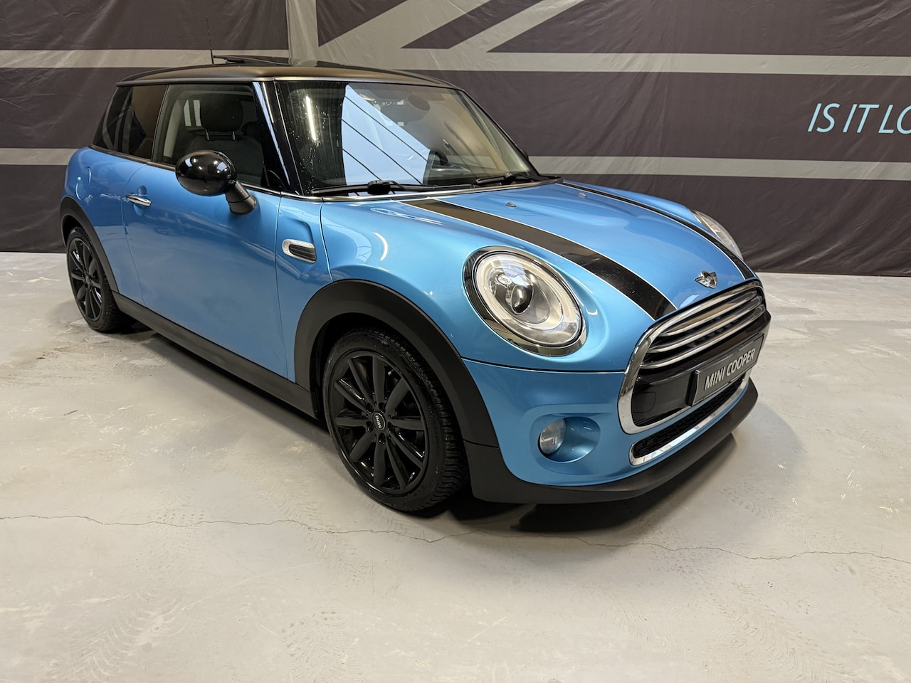 MINI Cooper - Mini 1.5 Chili. Half leer,LED,Panoramadak,stoelverw. Veel extra's ! - AutoWereld.nl