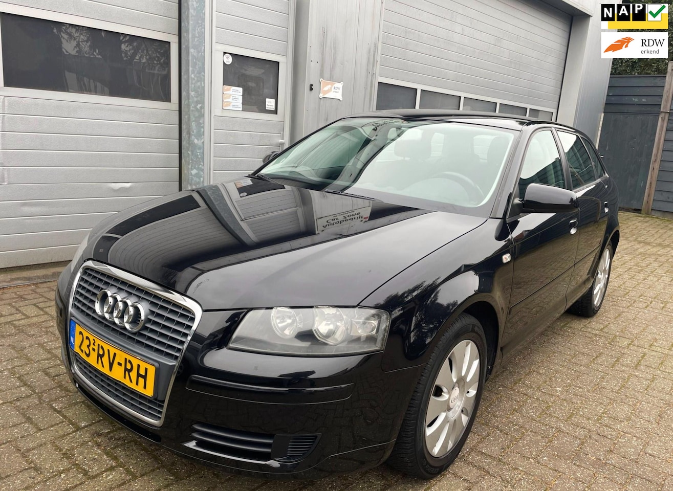 Audi A3 Sportback - 1.6 FSI-Clima-Cruise-LmVelgen-Trekhaak-APK - AutoWereld.nl