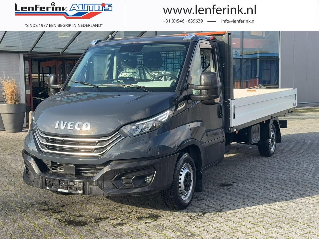 Iveco Daily - 35S18 180 pk Aut. Pick Up / Open Laadbak AirPro Luchtvering, Trekhaak 3.500 kg, Navi, Nieu - AutoWereld.nl