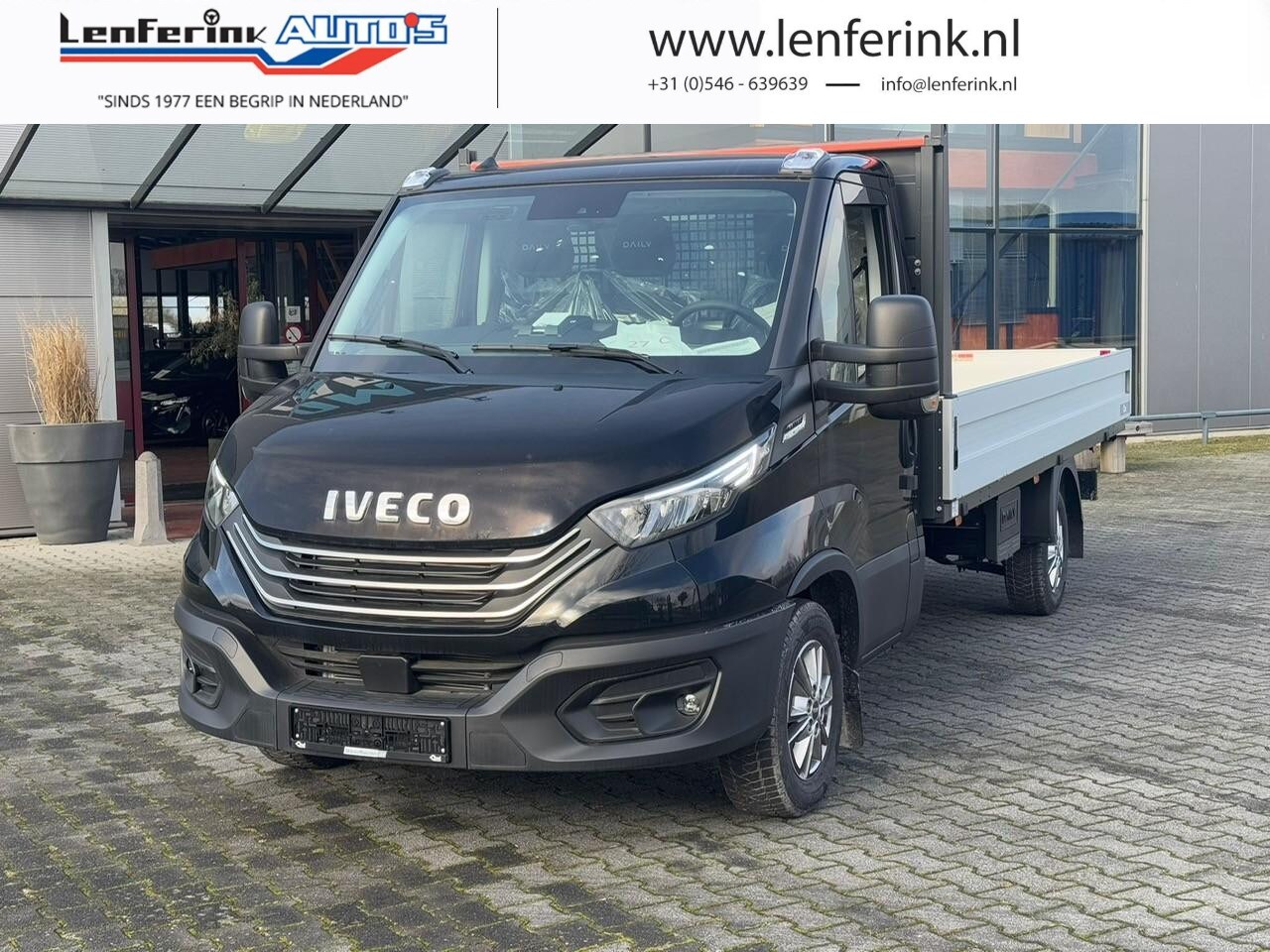 Iveco Daily - 35S18 180 pk Aut. Pick Up / Open Laadbak Airpro Luchtvering, 16" LMV, Navi, Trekhaak 3.500 - AutoWereld.nl