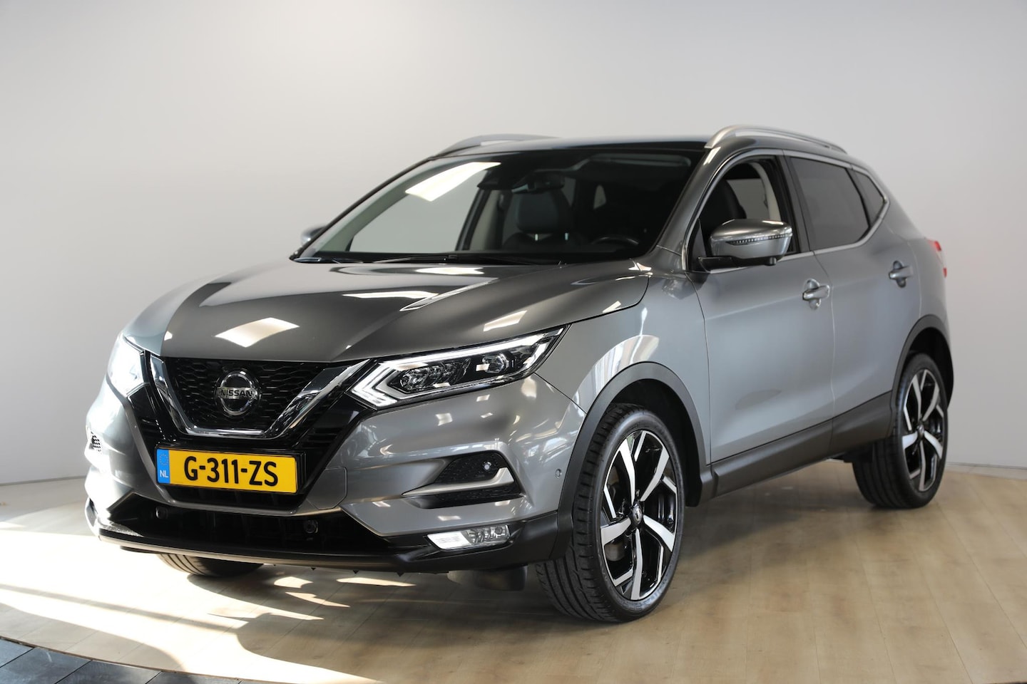 Nissan Qashqai - 1.3 DIG-T Tekna + | Panoramadak | Nappa leder - AutoWereld.nl