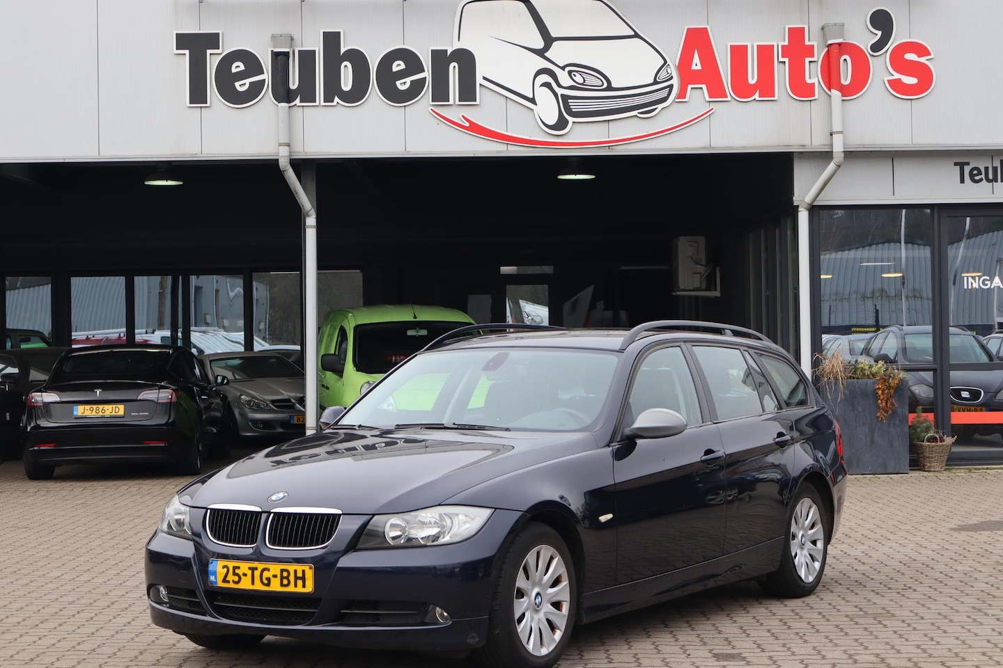 BMW 3-serie Touring - 320i High Executive Climate control, Radio cd speler, Cruise control - AutoWereld.nl