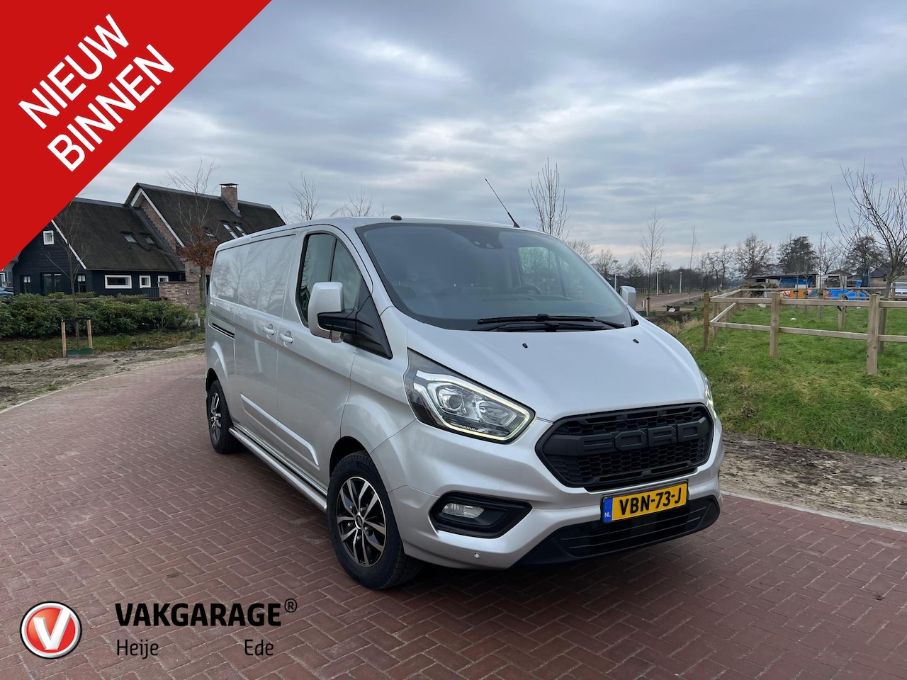 Ford Transit Custom - 300 2.0 TDCI L2H1 Limited | Automaat | Trekhaak | NL-Auto | - AutoWereld.nl